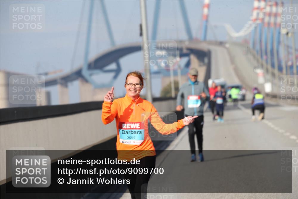 03.10.2025 - Köhlbrandbrückenlauf Jannik Wohlers http://msf.ph/oto/9099700 03.10.2025 10:27:03 Position 3 2669 meine-sportfotos.de
