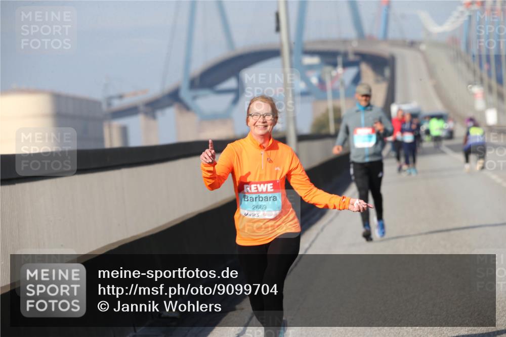 03.10.2025 - Köhlbrandbrückenlauf Jannik Wohlers http://msf.ph/oto/9099704 03.10.2025 10:27:03 Position 3 2669 meine-sportfotos.de