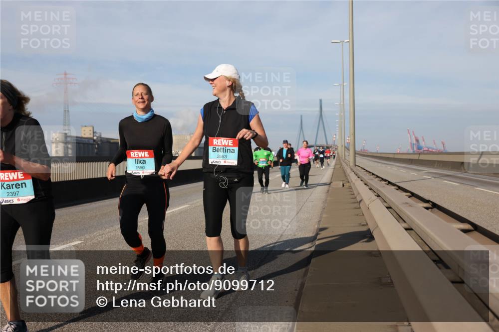03.10.2025 - Köhlbrandbrückenlauf Lena Gebhardt http://msf.ph/oto/9099712 03.10.2025 10:10:53 Position 2 2397, 2550, 2553 meine-sportfotos.de