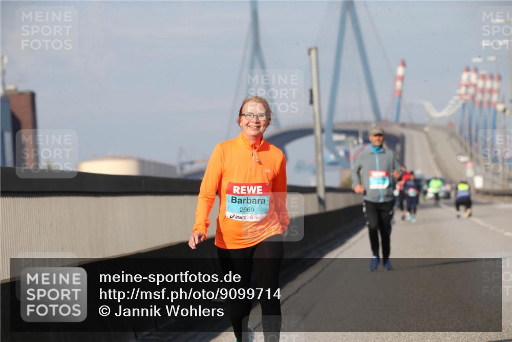 03.10.2025 - Köhlbrandbrückenlauf Jannik Wohlers http://msf.ph/oto/9099714 03.10.2025 10:27:06 Position 3 2669 meine-sportfotos.de