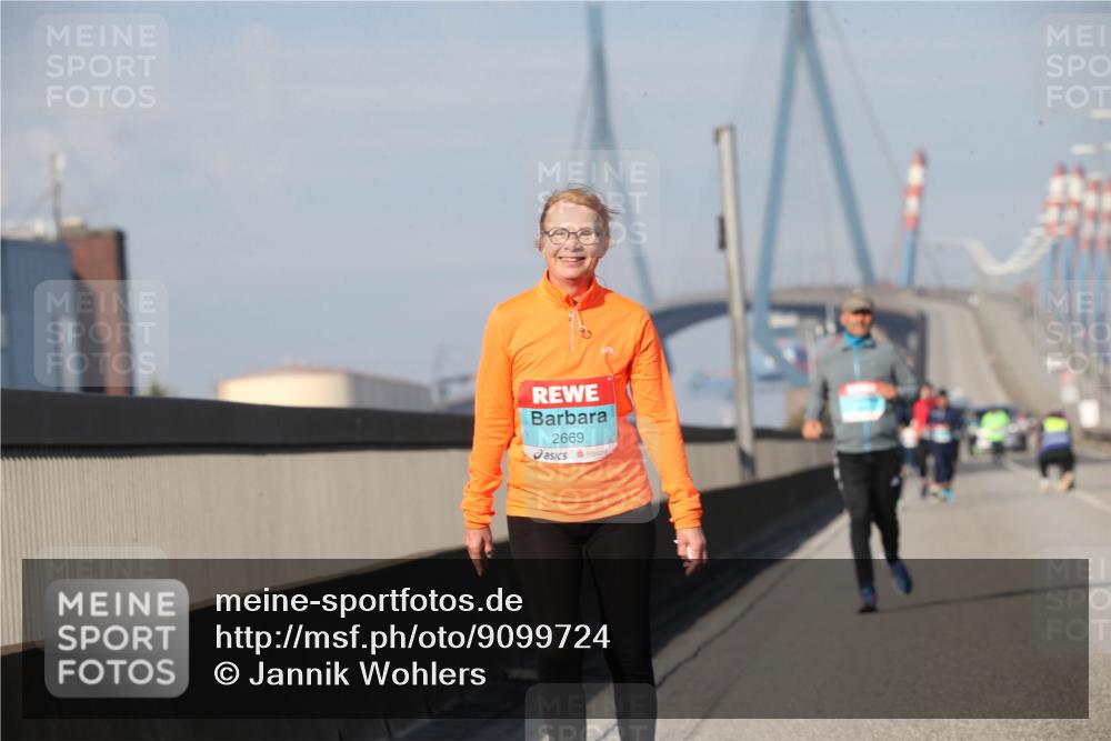 03.10.2025 - Köhlbrandbrückenlauf Jannik Wohlers http://msf.ph/oto/9099724 03.10.2025 10:27:06 Position 3 2669 meine-sportfotos.de