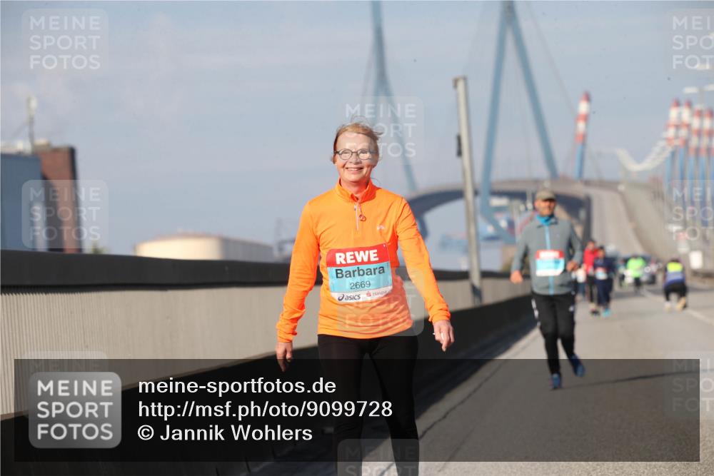 03.10.2025 - Köhlbrandbrückenlauf Jannik Wohlers http://msf.ph/oto/9099728 03.10.2025 10:27:06 Position 3 2669 meine-sportfotos.de