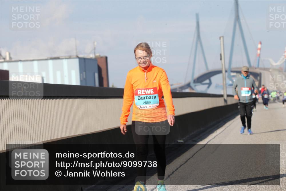 03.10.2025 - Köhlbrandbrückenlauf Jannik Wohlers http://msf.ph/oto/9099738 03.10.2025 10:27:08 Position 3 2669 meine-sportfotos.de