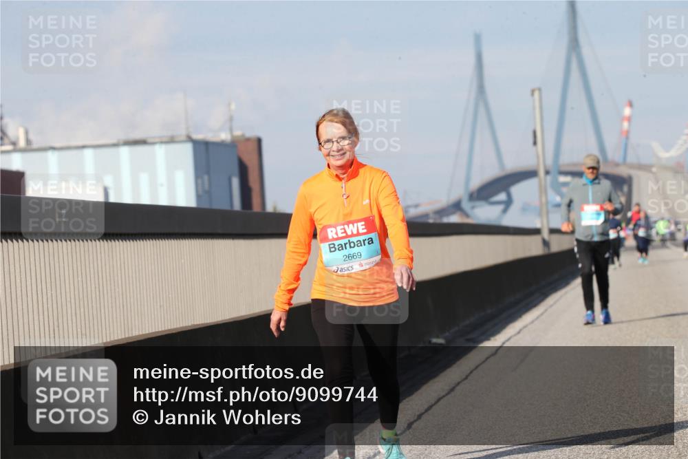 03.10.2025 - Köhlbrandbrückenlauf Jannik Wohlers http://msf.ph/oto/9099744 03.10.2025 10:27:08 Position 3 2669 meine-sportfotos.de