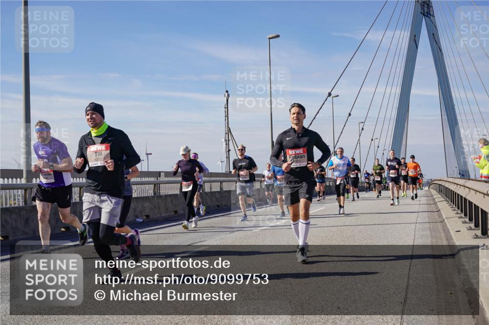 03.10.2025 - Köhlbrandbrückenlauf Michael Burmester http://msf.ph/oto/9099753 03.10.2025 12:45:49 Position 2 1, 4317, 4377 meine-sportfotos.de