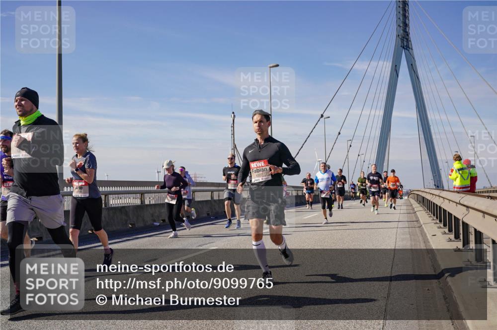 03.10.2025 - Köhlbrandbrückenlauf Michael Burmester http://msf.ph/oto/9099765 03.10.2025 12:45:50 Position 2 4377 meine-sportfotos.de