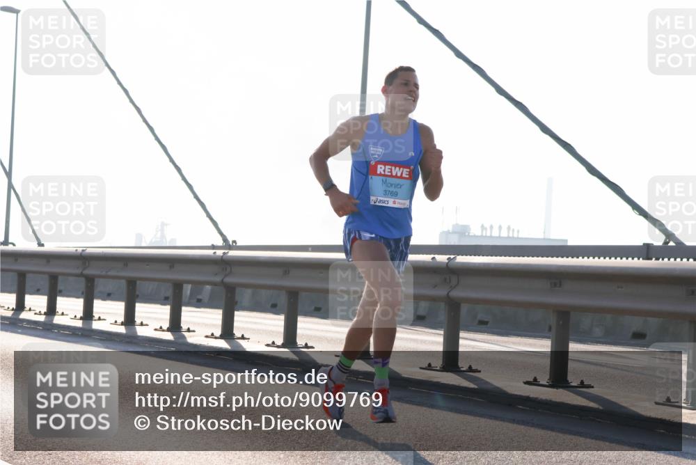 03.10.2025 - Köhlbrandbrückenlauf Strokosch-Dieckow http://msf.ph/oto/9099769 03.10.2025 09:15:29 Position 1 3769 meine-sportfotos.de