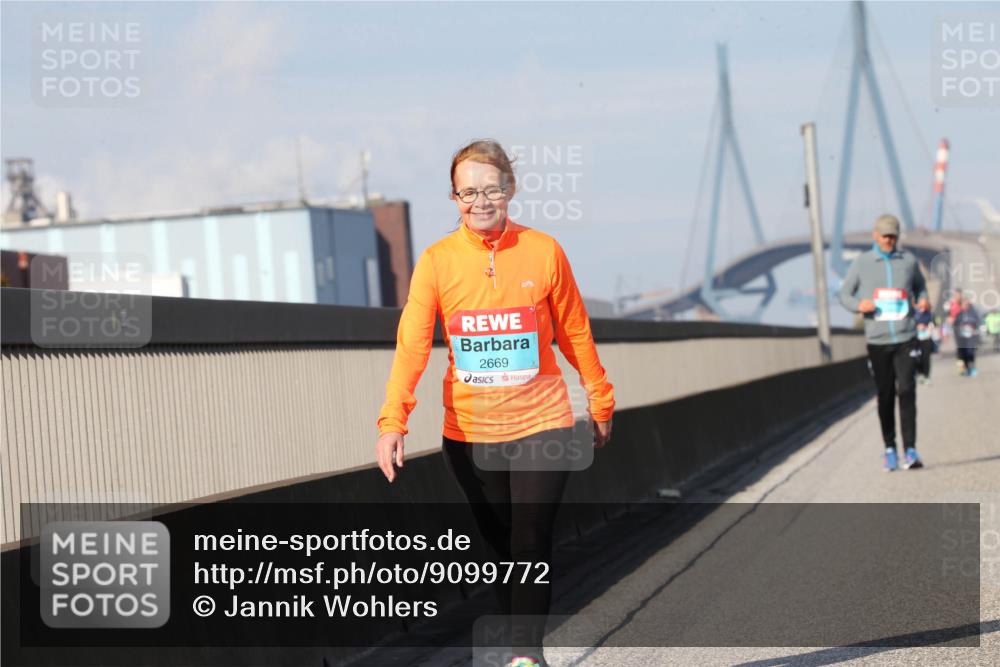 03.10.2025 - Köhlbrandbrückenlauf Jannik Wohlers http://msf.ph/oto/9099772 03.10.2025 10:27:09 Position 3 2669 meine-sportfotos.de