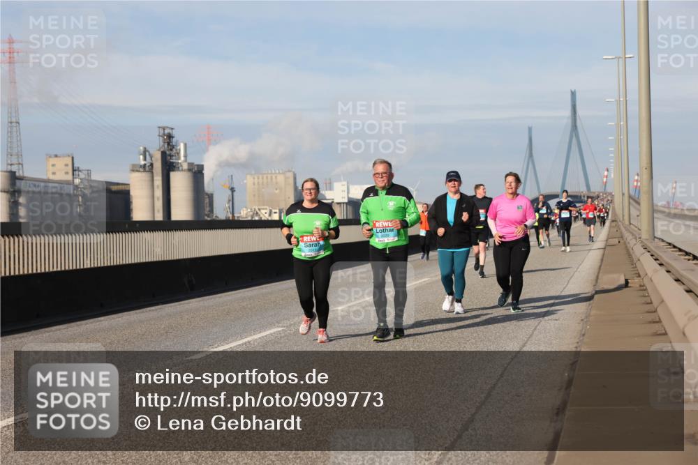 03.10.2025 - Köhlbrandbrückenlauf Lena Gebhardt http://msf.ph/oto/9099773 03.10.2025 10:10:55 Position 2 2020 meine-sportfotos.de