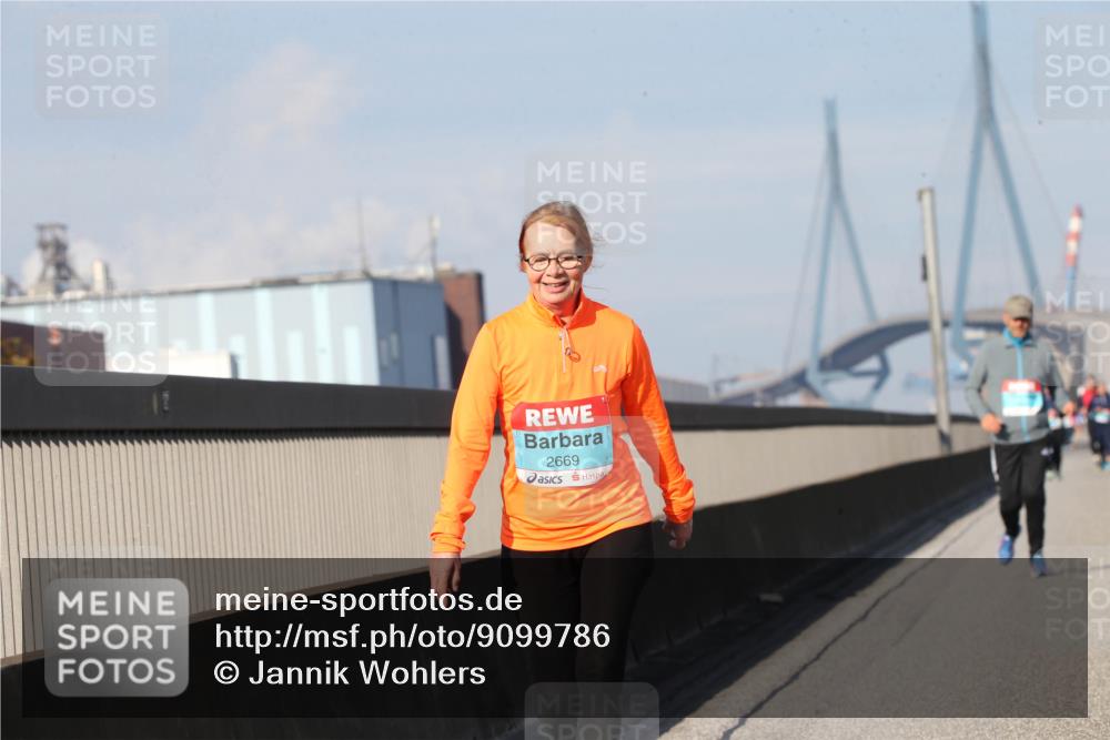 03.10.2025 - Köhlbrandbrückenlauf Jannik Wohlers http://msf.ph/oto/9099786 03.10.2025 10:27:09 Position 3 2669 meine-sportfotos.de