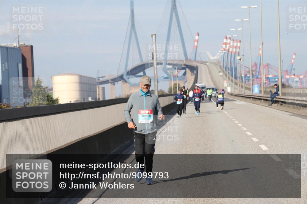 03.10.2025 - Köhlbrandbrückenlauf Jannik Wohlers http://msf.ph/oto/9099793 03.10.2025 10:27:13 Position 3 2692 meine-sportfotos.de