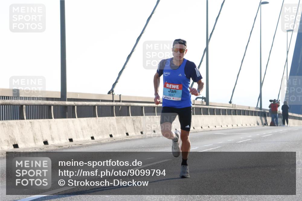 03.10.2025 - Köhlbrandbrückenlauf Strokosch-Dieckow http://msf.ph/oto/9099794 03.10.2025 09:16:16 Position 1 3247 meine-sportfotos.de