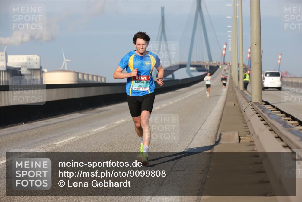 03.10.2025 - Köhlbrandbrückenlauf Lena Gebhardt http://msf.ph/oto/9099808 03.10.2025 09:35:36 Position 2 3304 meine-sportfotos.de