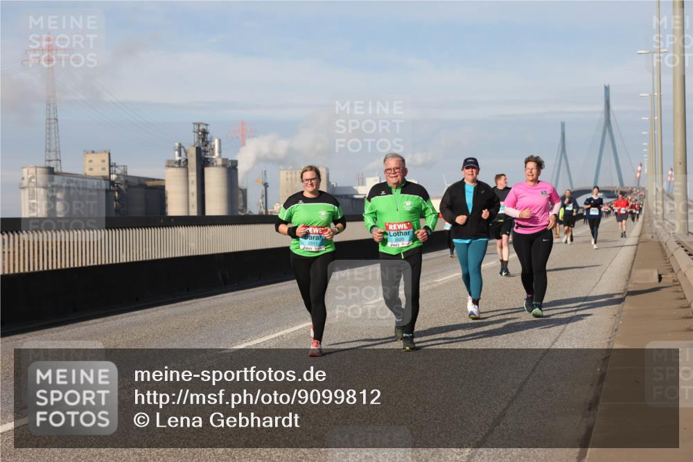 03.10.2025 - Köhlbrandbrückenlauf Lena Gebhardt http://msf.ph/oto/9099812 03.10.2025 10:10:56 Position 2 2011, 2020 meine-sportfotos.de