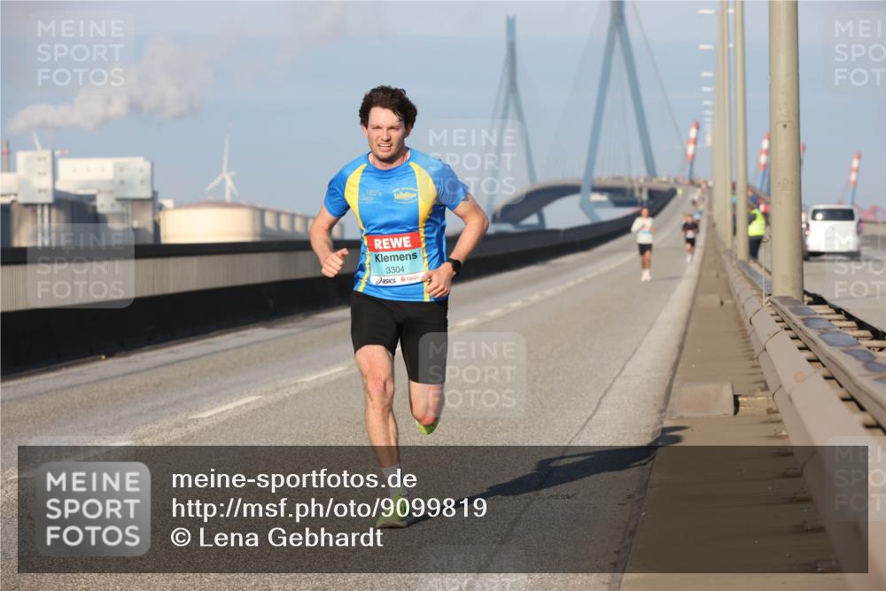 03.10.2025 - Köhlbrandbrückenlauf Lena Gebhardt http://msf.ph/oto/9099819 03.10.2025 09:35:36 Position 2 3304 meine-sportfotos.de