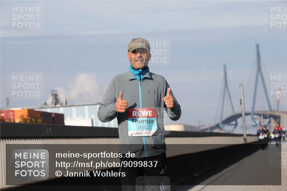 03.10.2025 - Köhlbrandbrückenlauf Jannik Wohlers http://msf.ph/oto/9099837 03.10.2025 10:27:18 Position 3 17, 2692 meine-sportfotos.de