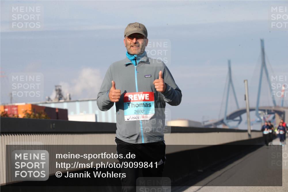 03.10.2025 - Köhlbrandbrückenlauf Jannik Wohlers http://msf.ph/oto/9099841 03.10.2025 10:27:18 Position 3 2692 meine-sportfotos.de