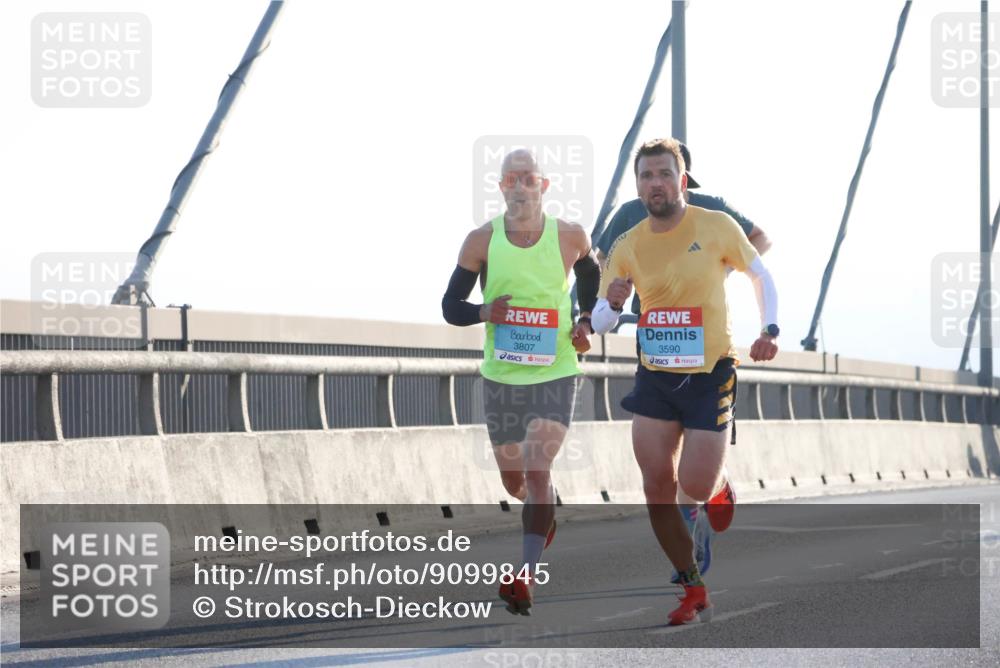 03.10.2025 - Köhlbrandbrückenlauf Strokosch-Dieckow http://msf.ph/oto/9099845 03.10.2025 09:16:40 Position 1 3807, 3590 meine-sportfotos.de