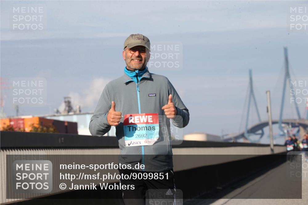 03.10.2025 - Köhlbrandbrückenlauf Jannik Wohlers http://msf.ph/oto/9099851 03.10.2025 10:27:18 Position 3 2692 meine-sportfotos.de
