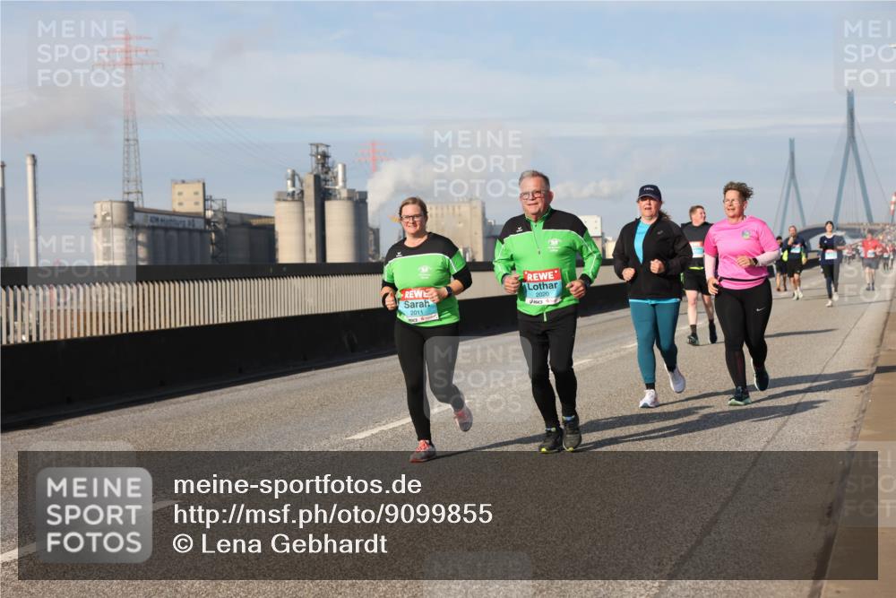 03.10.2025 - Köhlbrandbrückenlauf Lena Gebhardt http://msf.ph/oto/9099855 03.10.2025 10:10:56 Position 2 2011, 2020 meine-sportfotos.de