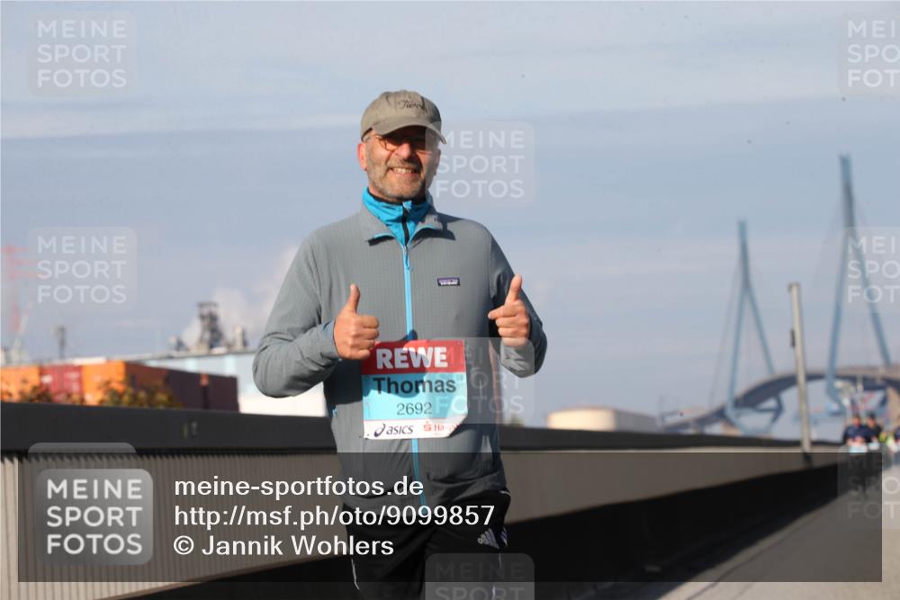 03.10.2025 - Köhlbrandbrückenlauf Jannik Wohlers http://msf.ph/oto/9099857 03.10.2025 10:27:18 Position 3 2692 meine-sportfotos.de