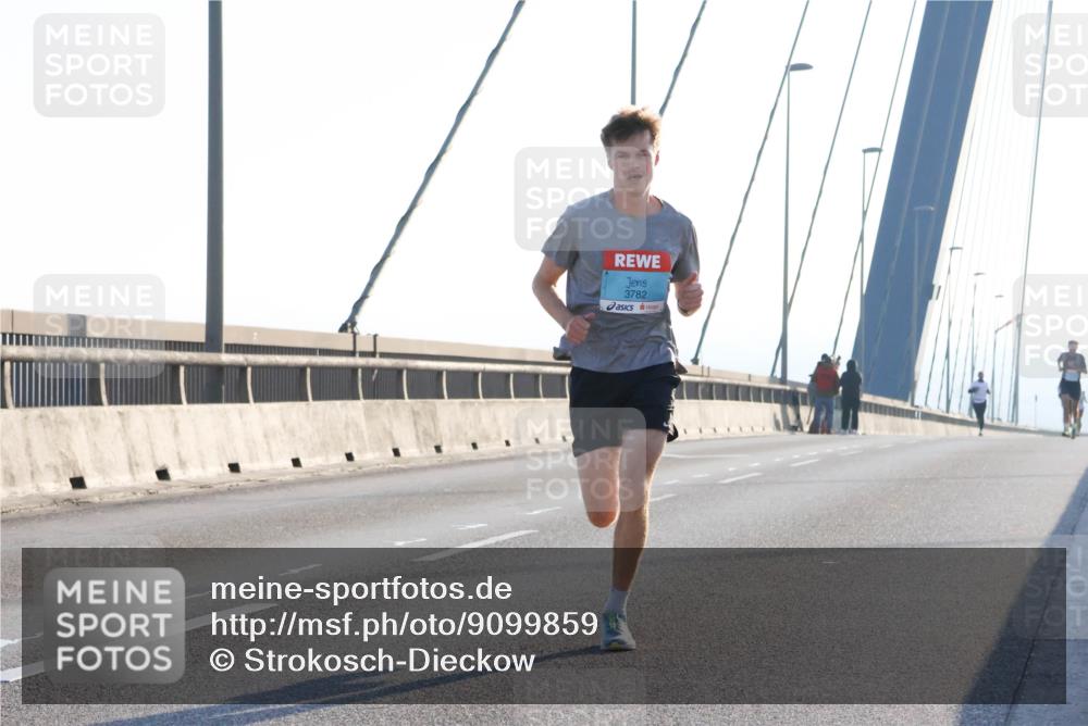 03.10.2025 - Köhlbrandbrückenlauf Strokosch-Dieckow http://msf.ph/oto/9099859 03.10.2025 09:16:47 Position 1 3782 meine-sportfotos.de