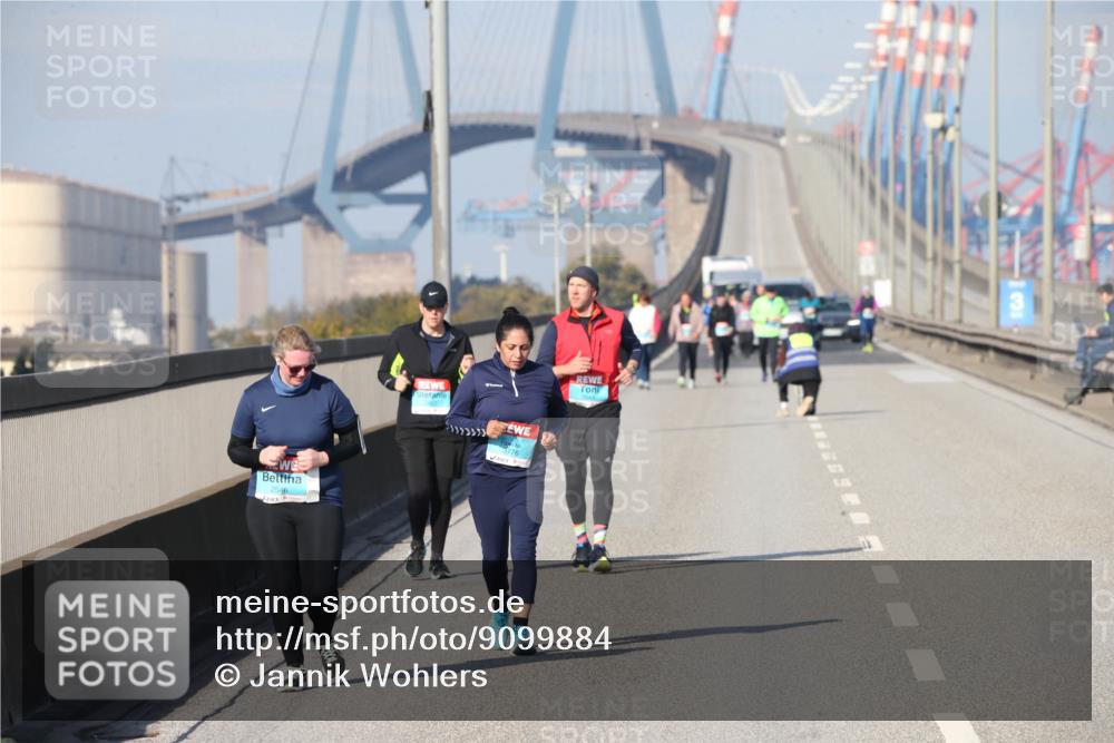 03.10.2025 - Köhlbrandbrückenlauf Jannik Wohlers http://msf.ph/oto/9099884 03.10.2025 10:27:37 Position 3 2546, 3776 meine-sportfotos.de