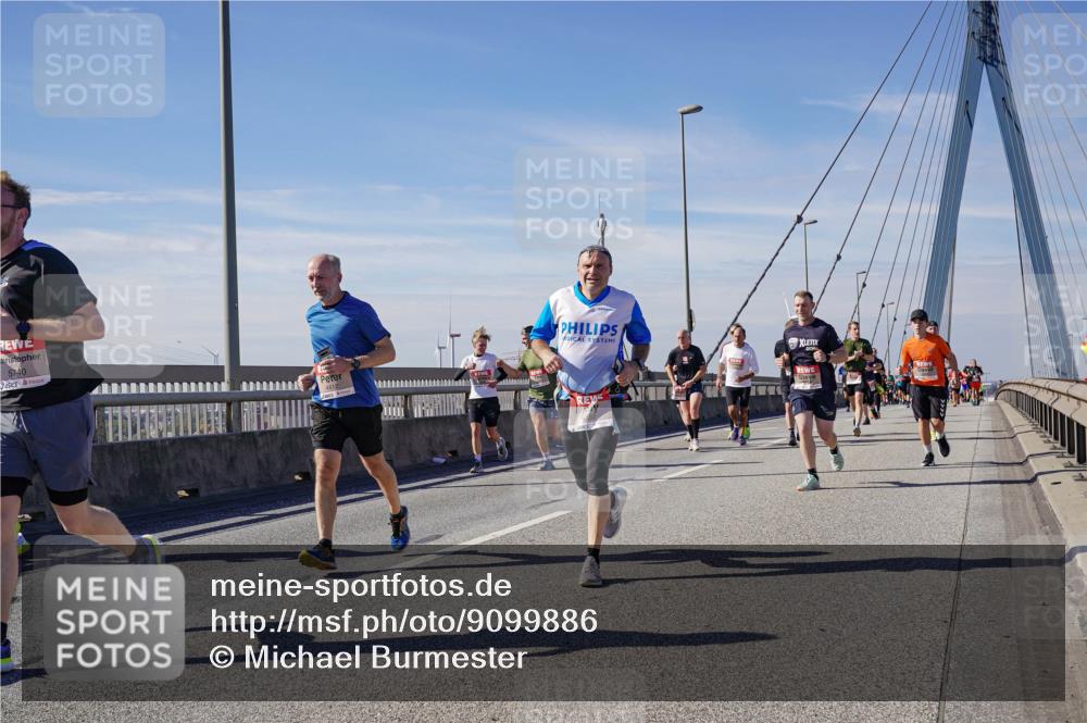 03.10.2025 - Köhlbrandbrückenlauf Michael Burmester http://msf.ph/oto/9099886 03.10.2025 12:45:53 Position 2 5740, 4412 meine-sportfotos.de