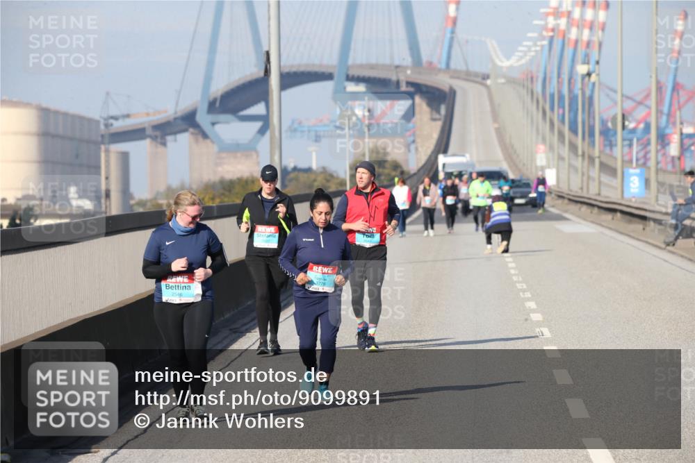 03.10.2025 - Köhlbrandbrückenlauf Jannik Wohlers http://msf.ph/oto/9099891 03.10.2025 10:27:37 Position 3 2546, 3776 meine-sportfotos.de
