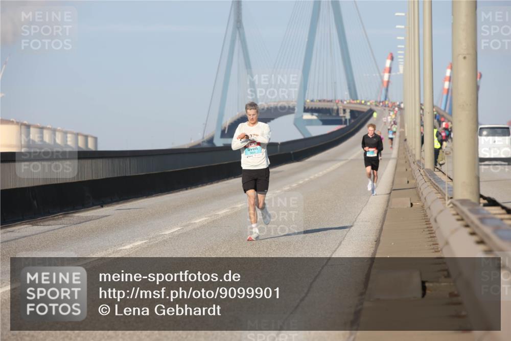 03.10.2025 - Köhlbrandbrückenlauf Lena Gebhardt http://msf.ph/oto/9099901 03.10.2025 09:35:47 Position 2 411 meine-sportfotos.de