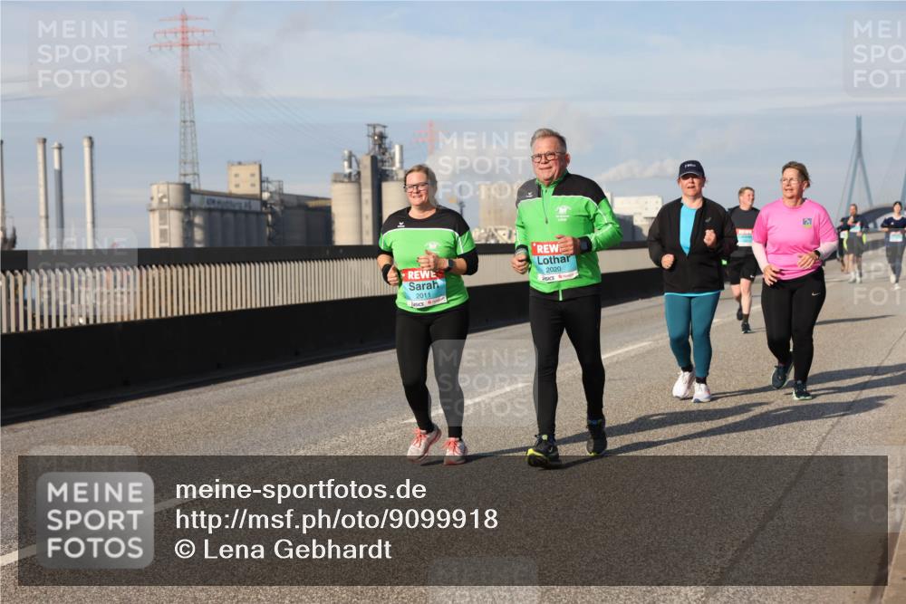 03.10.2025 - Köhlbrandbrückenlauf Lena Gebhardt http://msf.ph/oto/9099918 03.10.2025 10:10:57 Position 2 2020, 2011 meine-sportfotos.de