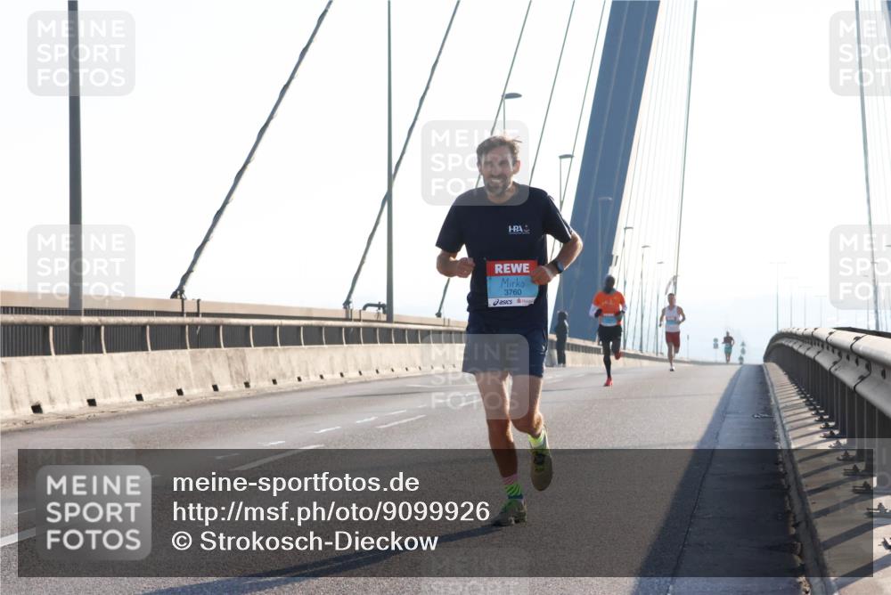 03.10.2025 - Köhlbrandbrückenlauf Strokosch-Dieckow http://msf.ph/oto/9099926 03.10.2025 09:16:59 Position 1 3760 meine-sportfotos.de