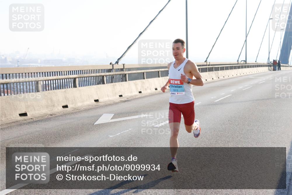 03.10.2025 - Köhlbrandbrückenlauf Strokosch-Dieckow http://msf.ph/oto/9099934 03.10.2025 09:17:10 Position 1 1013 meine-sportfotos.de
