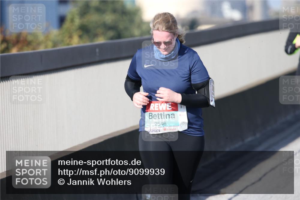 03.10.2025 - Köhlbrandbrückenlauf Jannik Wohlers http://msf.ph/oto/9099939 03.10.2025 10:27:44 Position 3 2546 meine-sportfotos.de