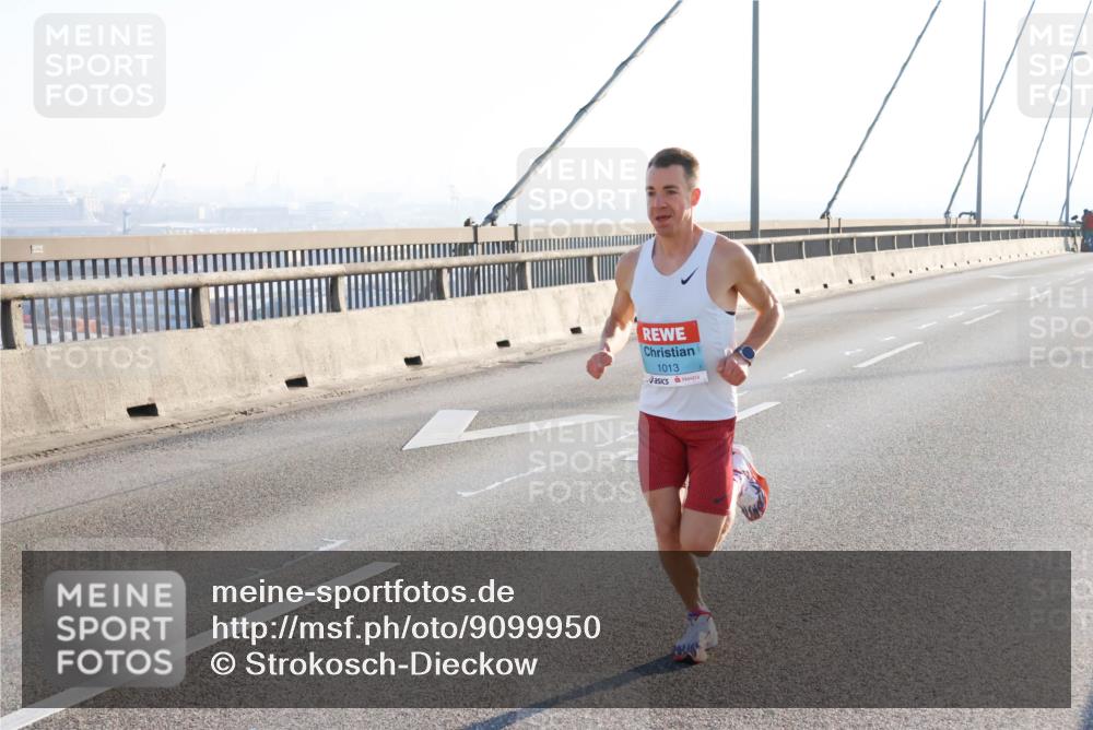 03.10.2025 - Köhlbrandbrückenlauf Strokosch-Dieckow http://msf.ph/oto/9099950 03.10.2025 09:17:10 Position 1 1013 meine-sportfotos.de