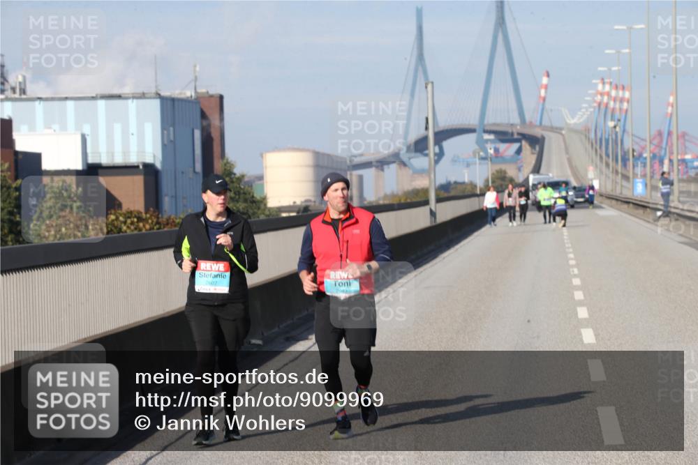 03.10.2025 - Köhlbrandbrückenlauf Jannik Wohlers http://msf.ph/oto/9099969 03.10.2025 10:27:53 Position 3 2607, 2643 meine-sportfotos.de