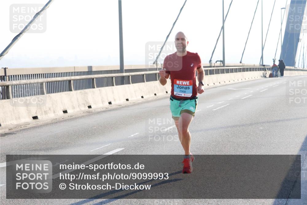 03.10.2025 - Köhlbrandbrückenlauf Strokosch-Dieckow http://msf.ph/oto/9099993 03.10.2025 09:17:27 Position 1 2968 meine-sportfotos.de