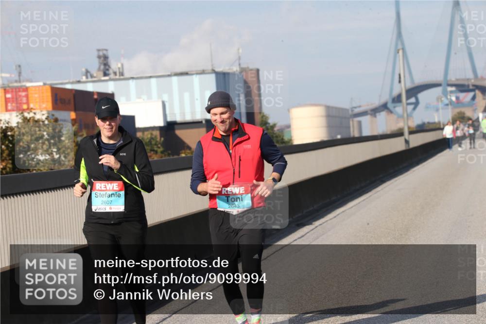 03.10.2025 - Köhlbrandbrückenlauf Jannik Wohlers http://msf.ph/oto/9099994 03.10.2025 10:27:56 Position 3 2607, 2643 meine-sportfotos.de