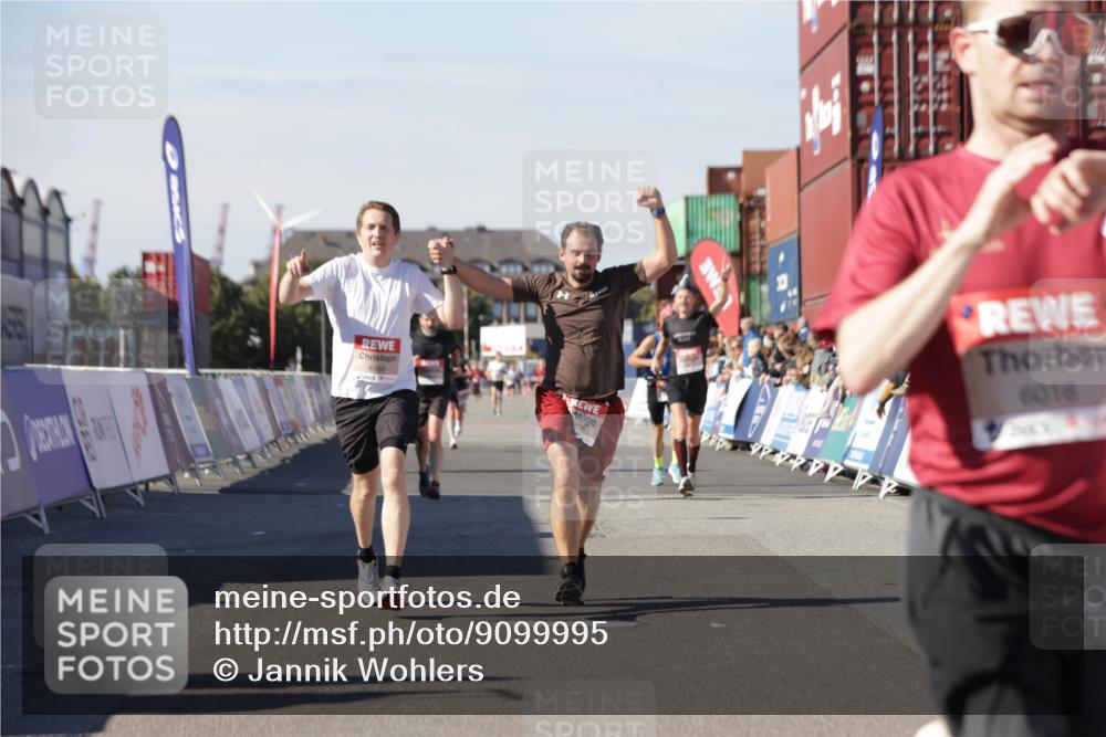 03.10.2025 - Köhlbrandbrückenlauf Jannik Wohlers http://msf.ph/oto/9099995 03.10.2025 12:56:58 Ziel 4042, 4068, 4086, 4115, 4491, 5846, 5962, 6016, 6417 meine-sportfotos.de