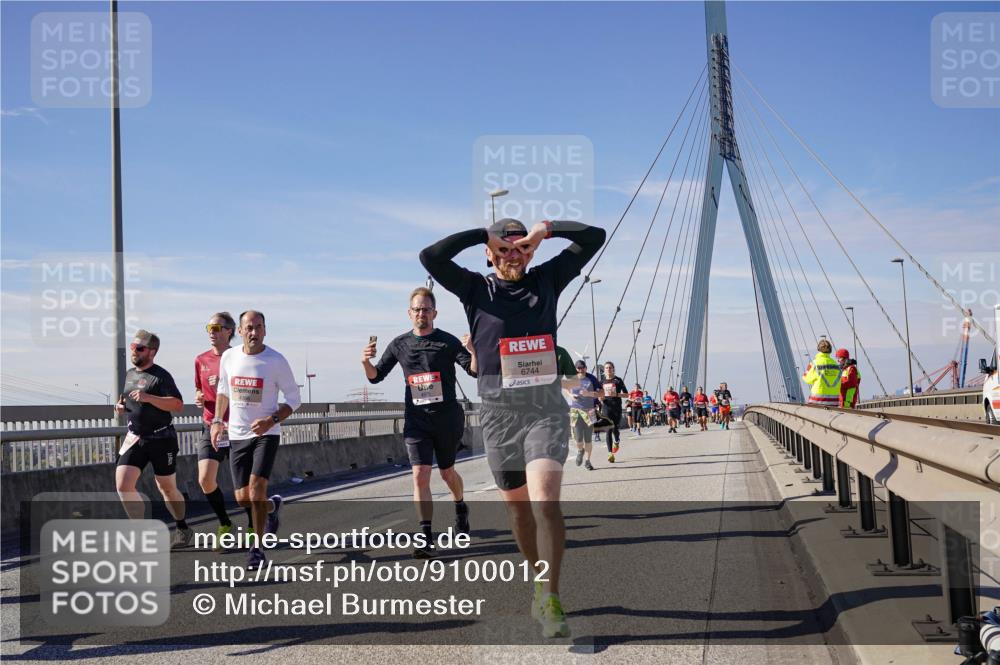 03.10.2025 - Köhlbrandbrückenlauf Michael Burmester http://msf.ph/oto/9100012 03.10.2025 12:45:57 Position 2 6744 meine-sportfotos.de
