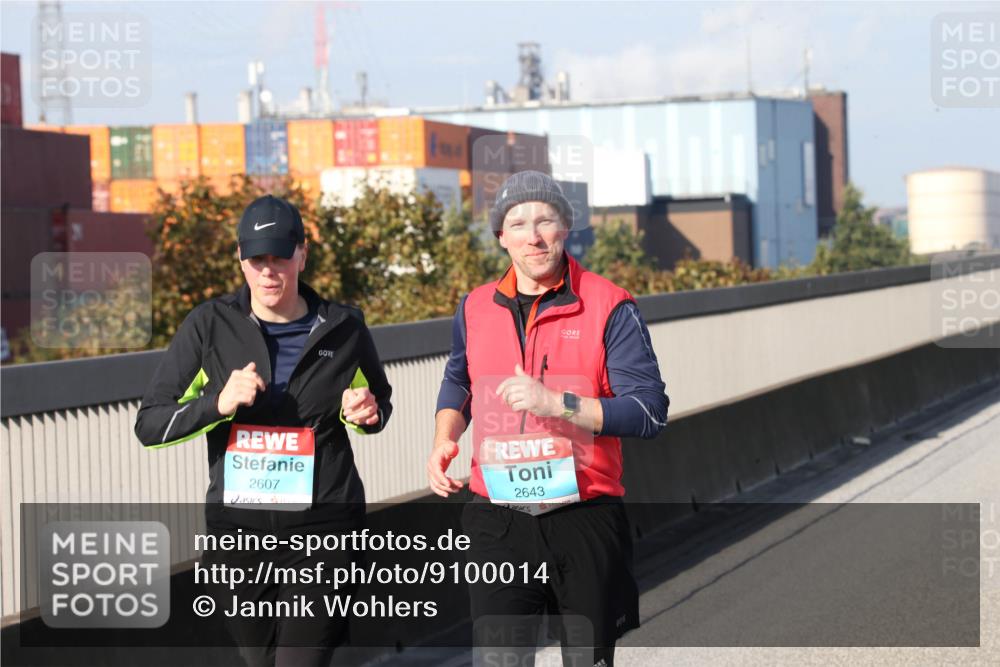 03.10.2025 - Köhlbrandbrückenlauf Jannik Wohlers http://msf.ph/oto/9100014 03.10.2025 10:27:58 Position 3 2607, 2643 meine-sportfotos.de