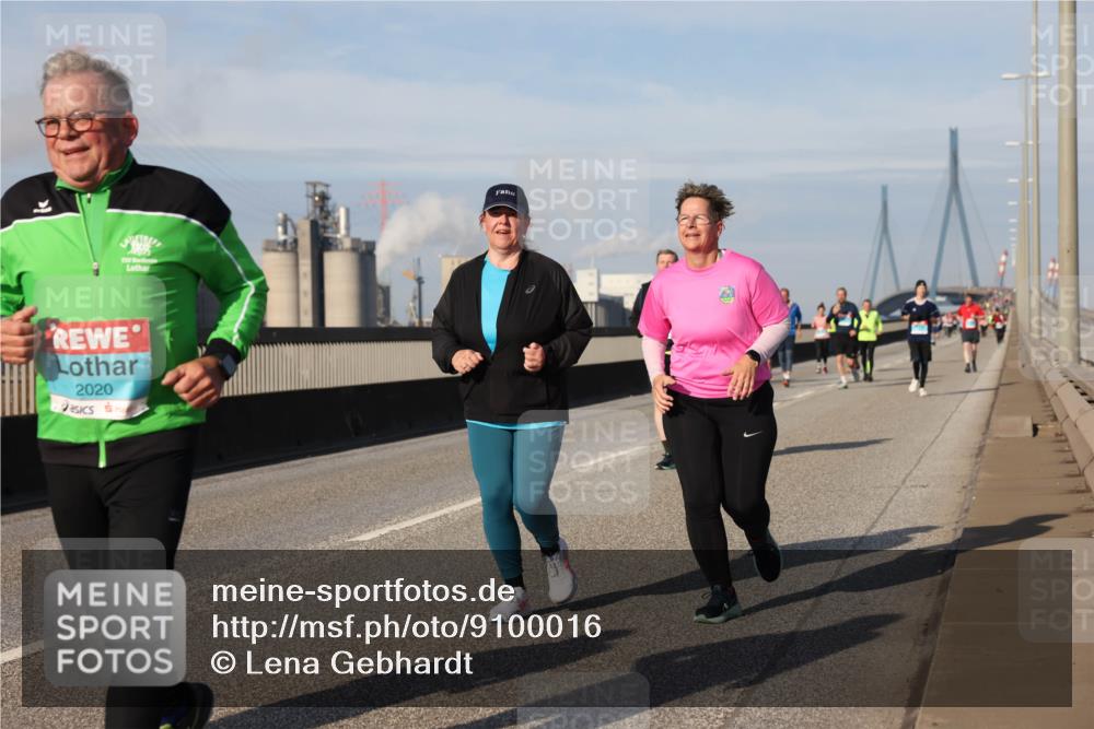03.10.2025 - Köhlbrandbrückenlauf Lena Gebhardt http://msf.ph/oto/9100016 03.10.2025 10:10:58 Position 2 2020 meine-sportfotos.de