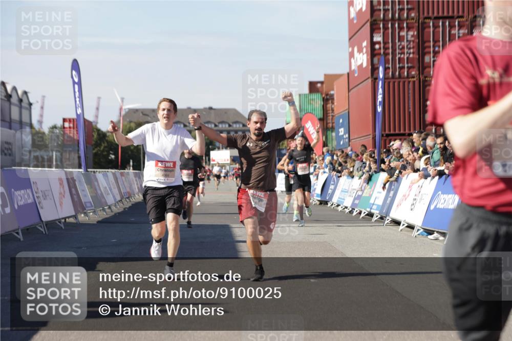 03.10.2025 - Köhlbrandbrückenlauf Jannik Wohlers http://msf.ph/oto/9100025 03.10.2025 12:56:58 Ziel 4042, 4068, 4086, 4115, 4491, 5846, 5962, 6016, 6417 meine-sportfotos.de