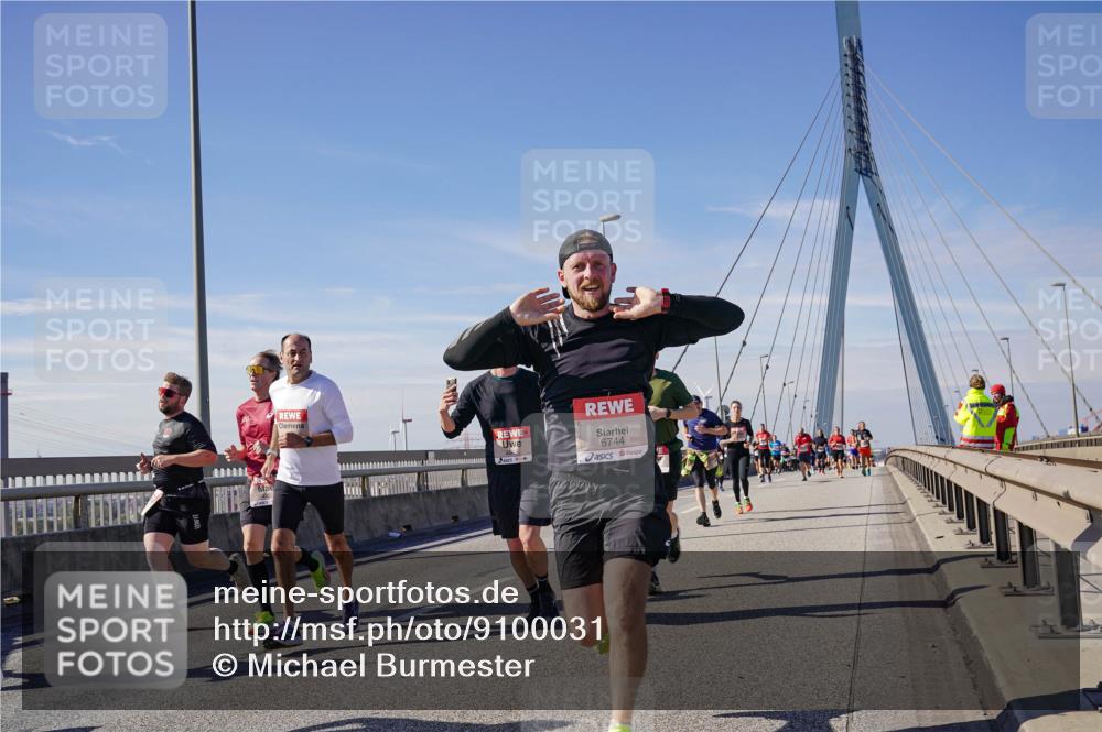 03.10.2025 - Köhlbrandbrückenlauf Michael Burmester http://msf.ph/oto/9100031 03.10.2025 12:45:57 Position 2 6744 meine-sportfotos.de
