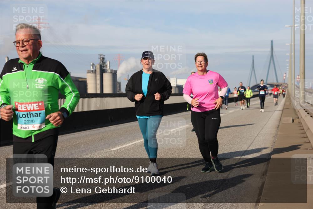 03.10.2025 - Köhlbrandbrückenlauf Lena Gebhardt http://msf.ph/oto/9100040 03.10.2025 10:10:58 Position 2 2020 meine-sportfotos.de