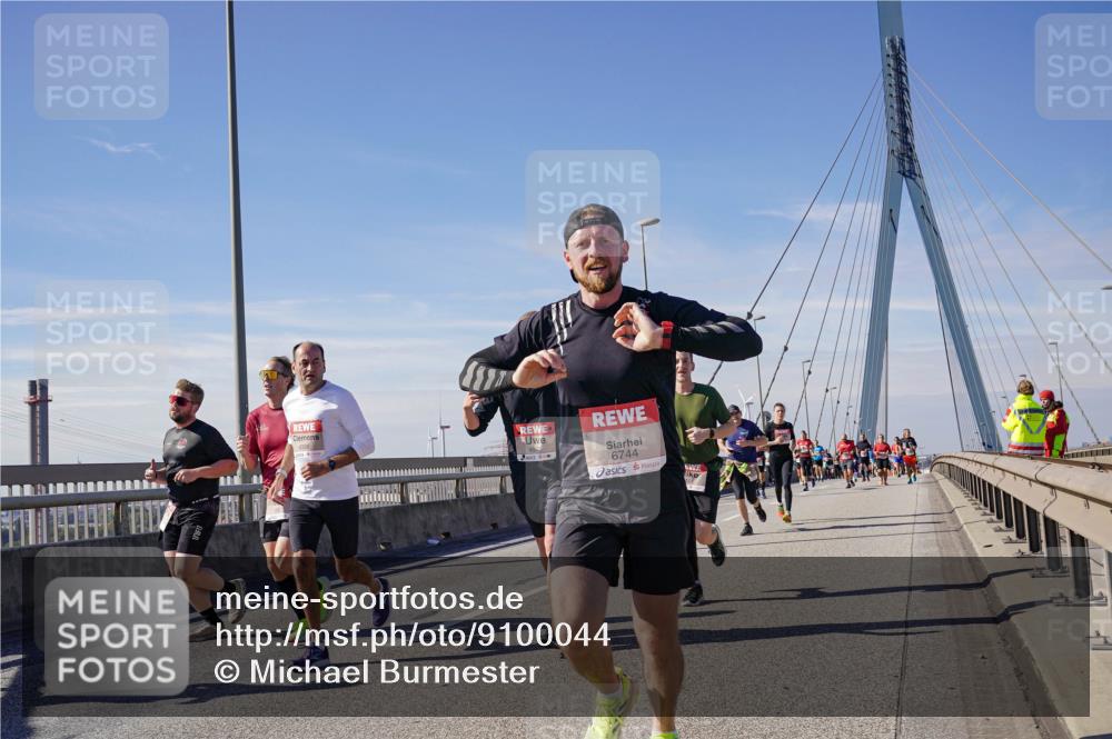 03.10.2025 - Köhlbrandbrückenlauf Michael Burmester http://msf.ph/oto/9100044 03.10.2025 12:45:57 Position 2 4386, 6744 meine-sportfotos.de