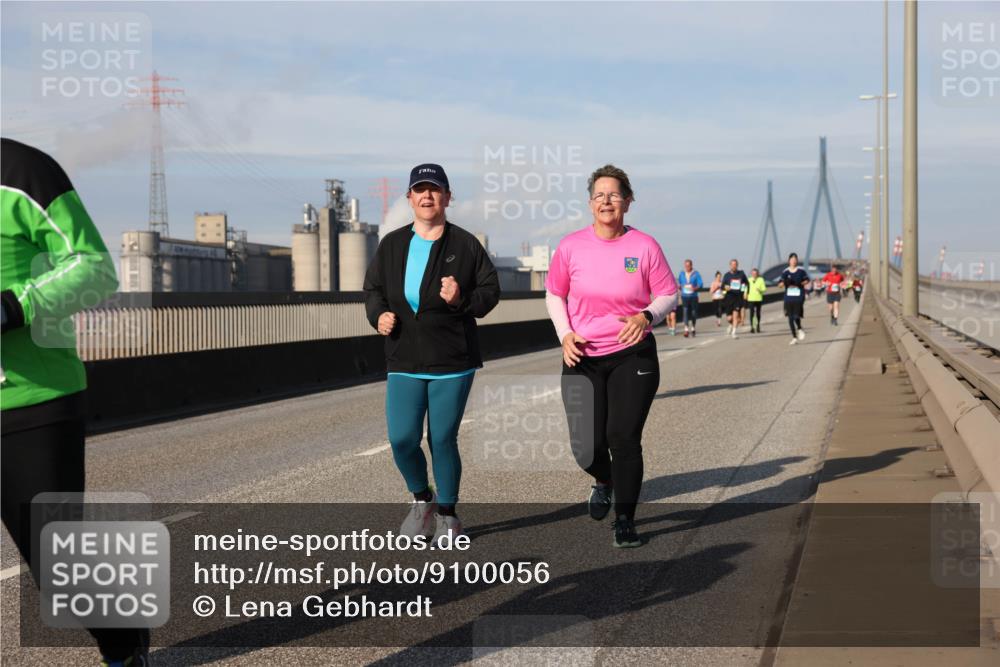 03.10.2025 - Köhlbrandbrückenlauf Lena Gebhardt http://msf.ph/oto/9100056 03.10.2025 10:10:59 Position 2  meine-sportfotos.de