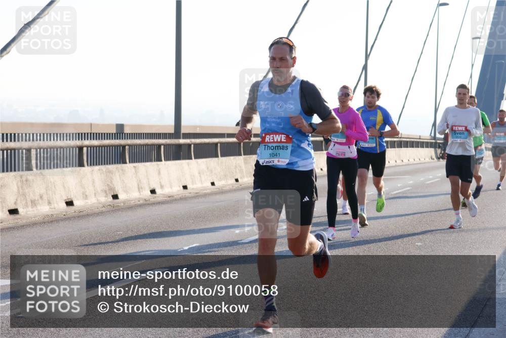 03.10.2025 - Köhlbrandbrückenlauf Strokosch-Dieckow http://msf.ph/oto/9100058 03.10.2025 09:18:13 Position 1 7, 1041 meine-sportfotos.de