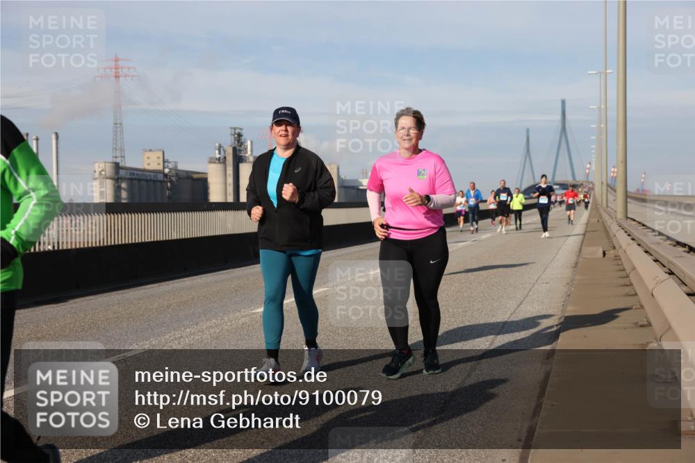 03.10.2025 - Köhlbrandbrückenlauf Lena Gebhardt http://msf.ph/oto/9100079 03.10.2025 10:10:59 Position 2  meine-sportfotos.de