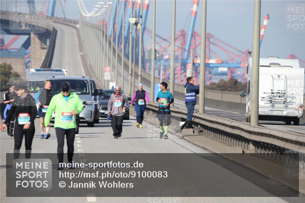 03.10.2025 - Köhlbrandbrückenlauf Jannik Wohlers http://msf.ph/oto/9100083 03.10.2025 10:28:25 Position 3 272 meine-sportfotos.de